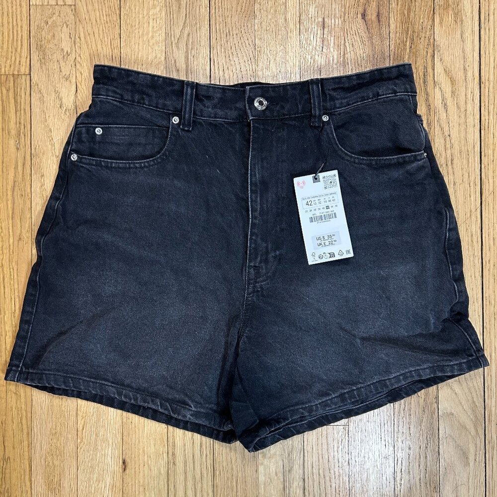 Zara Women's Faded Black Mom Short